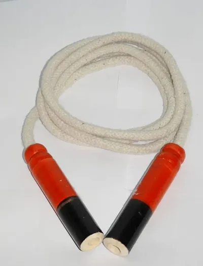 COTTON SKIPPING ROPE WITH WOODEN HANDEL