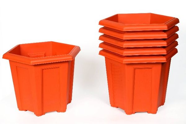 SIX CORNER PLANTER