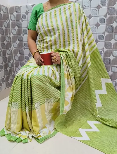 Beautiful Saree With Blouse Piece For Women