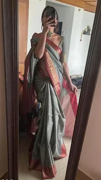 Stylish Grey Silk Blend Saree With Blouse Piece For Women-thumb2