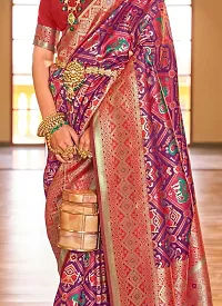 Stylish Purple Silk Blend Saree With Blouse Piece For Women-thumb1