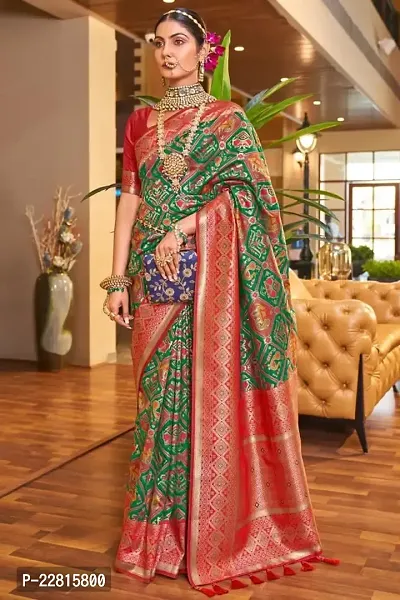 Stylish Green Silk Blend Saree With Blouse Piece For Women