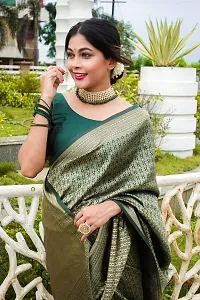 Stylish Green Silk Blend Saree With Blouse Piece For Women-thumb2