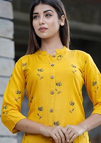 Elite Yellow Printed Rayon Women's Kurti-thumb2