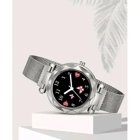 Fashionable Analog Watches for Women 