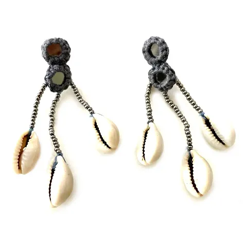 Kaudi Shell twistted thread earring