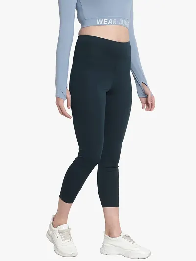 What Do Compression Leggings Do? We Asked Experts