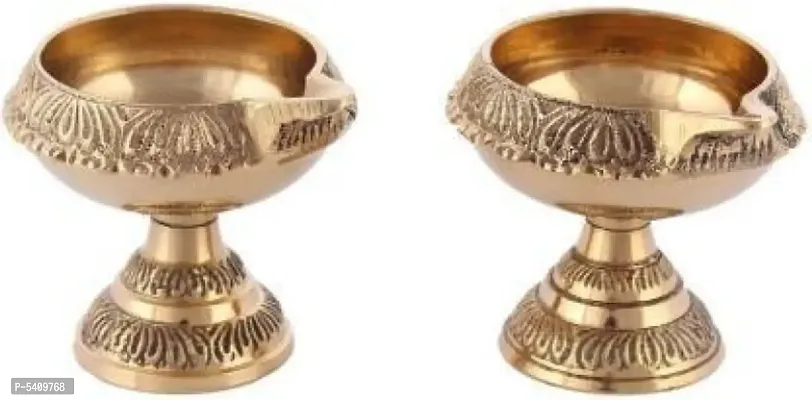Pure Brass Mini Pendi Kuber Diya Diwali Pooja Deepak
Set of 4-thumb3