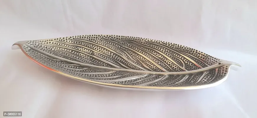 Export Quality Metal Silver Leaf Shape, Tray Leaf Serving Platter (Size L*B*H: 10 X 3.5 X 2 Inch)