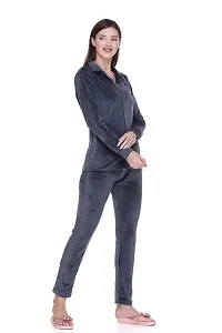 Cushybee Women Grey/Zipper Velvet NightSuit-thumb2