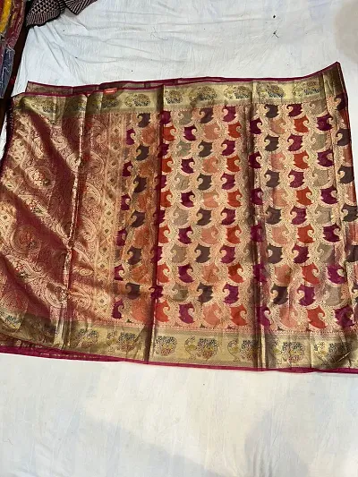 Beautiful Silk Blend Saree With Blouse Piece For Women