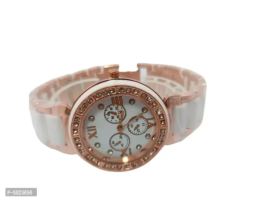 Stylish Peach Stainless Steel Chain Strap Analog Watch For Women