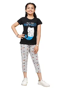 Fabulous Grey Cotton Blend Printed Capri For Girls-thumb1