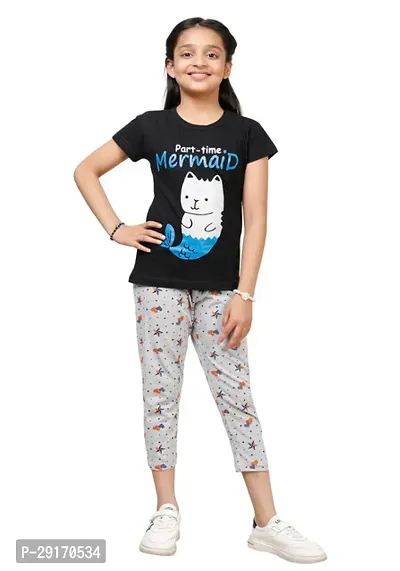 Fabulous Grey Cotton Blend Printed Capri For Girls-thumb2