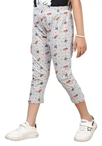 Fabulous Grey Cotton Blend Printed Capri For Girls-thumb2