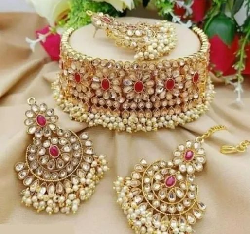 Latest Attractive Alloy Choker with Earrings and Maang Tikka