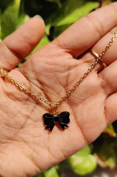 Butterfly Shape Necklace Golden Chain Pendant for Women