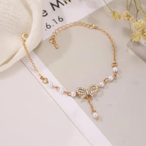 Sleek and Dainty Minimalist Pearl Bracelet - Perfect for Everyday Wear