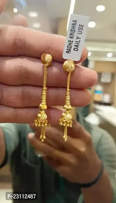 Women Stylish Alloy Earrings 2 Gram Gold