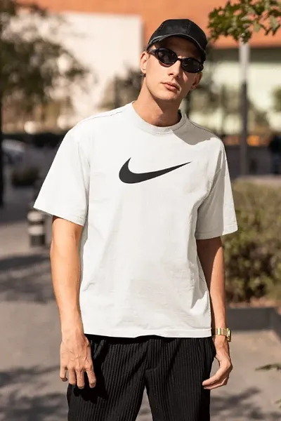 Reliable Polyester Printed Round Neck Half Sleeves Tees For Men