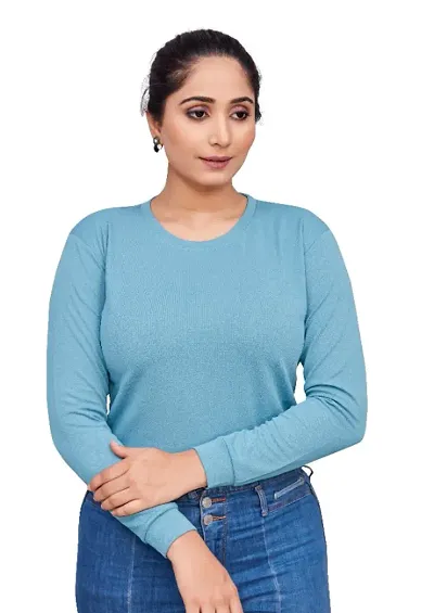 woman round neck crop top