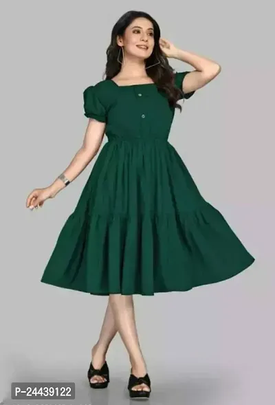 Elegant Green Rayon Solid Kurta For Women