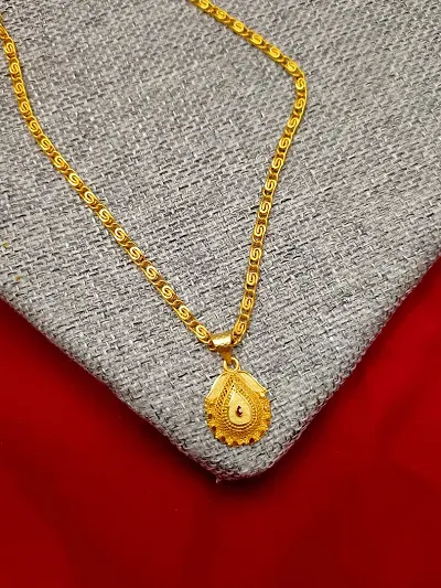 Fancy Golden Alloy Pendant Necklace
