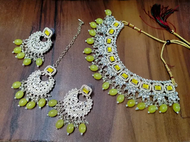 Must Have Jewellery Set 