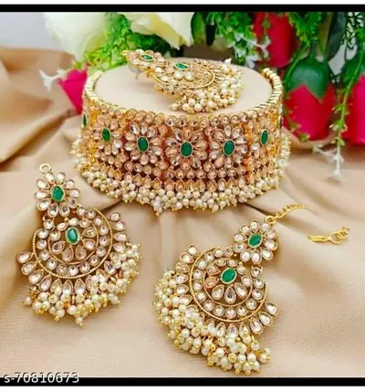 Latest Attractive Alloy Choker with Earrings and Maang Tikka