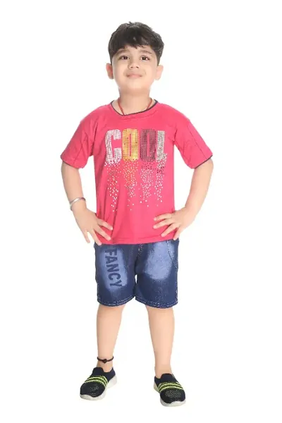 BOYS HALF SLEEVE T-SHIRT WITH HALF PANT