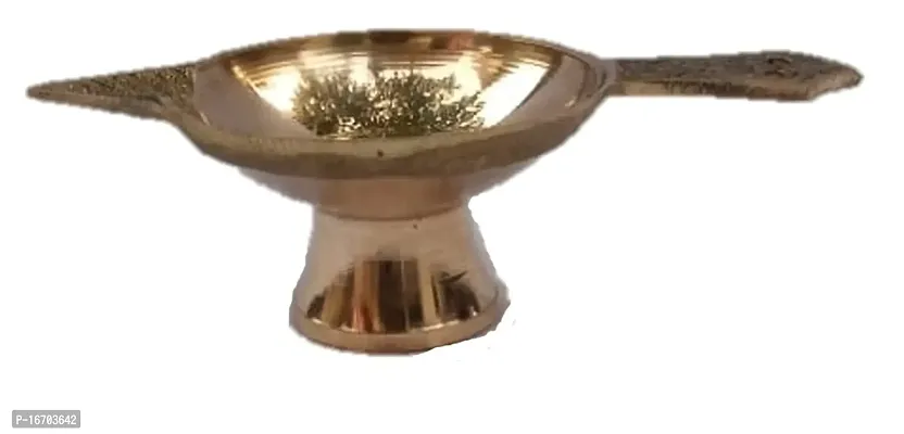 Mii Art Antique mughal Design Brass Item,brass single traditonal arti diya arti diya oil lamp pooja deepak with handle for pooja pital ka diya,brass arti diya handicraft item (Color-Golden)(Material-Brass)(size-12cm) Pack of 1 pieces.