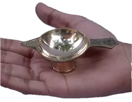 Mii Art Antique Mughal Design Brass Item,Brass single traditonal Arti Diya Arti Diya oil Lamp Pooja Deepak with Handle for Pooja Pital Ka Diya,Brass arti Diya Handicraft item (Color-Golden)(Material-Brass)(Size-9cm) Pack of 1 pcs-thumb3