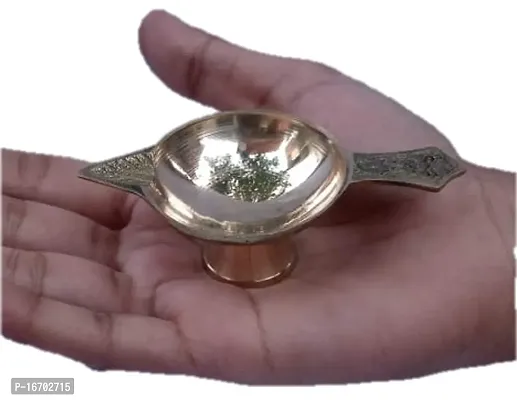 Mii Art Antique Mughal Design Brass Item,Brass single traditonal Arti Diya Arti Diya oil Lamp Pooja Deepak with Handle for Pooja Pital Ka Diya,Brass arti Diya Handicraft item (Color-Golden)(Material-Brass)(Size-9cm) Pack of 1 pcs-thumb4