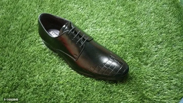 Stylish Black Rexine Solid Formal Shoes For Men