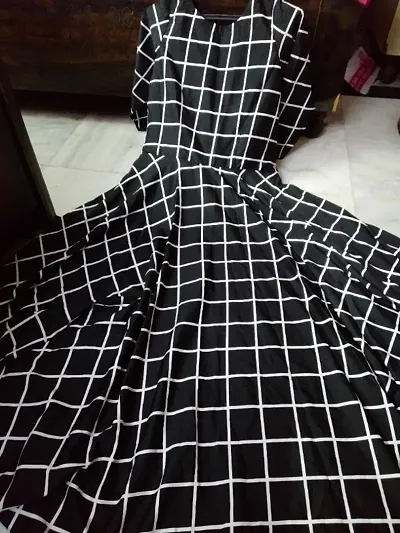 Crepe checkered pattern Gown