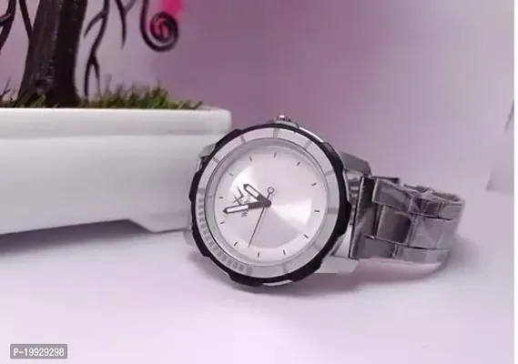 Stylish Silver Alloy Analog Watch For Men