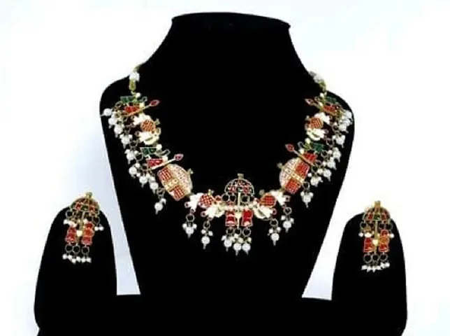 Elegant Plastic Gold-Plated Jewellery Set