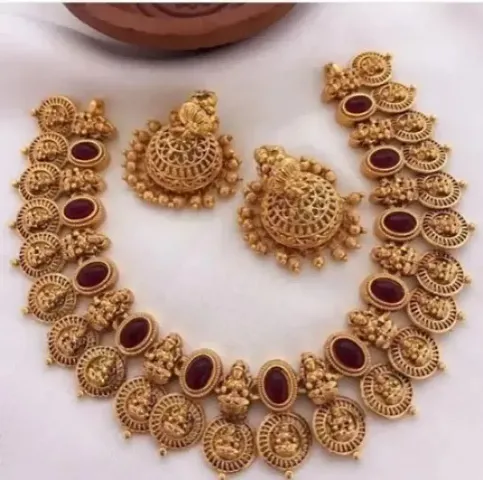 Stylish Golden Brass Jewellary Set For Women