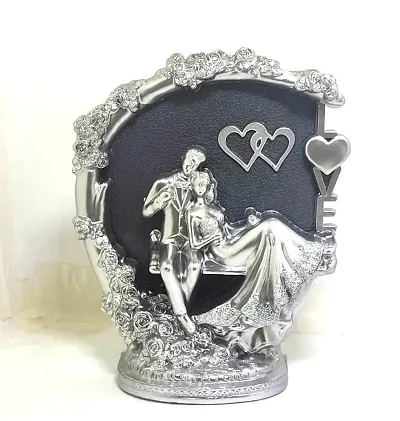 Beautiful Silver and Black Color Romantic Couple Figurine Love gift for Valentine/ Love/ Showpiece for GF/ BF/ Husband/ Wife/ Couple