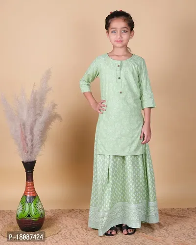 Elegant Green Cotton Blend Printed Kurta with Skirt Set For Girls