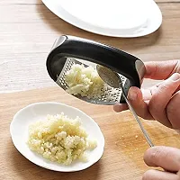 Wishful utensilio Multi-Function Grinding Slicer Stainless Steel O-Shaped Garlic Ginger Press Hand Held Kitchen Rolling Crusher Vegetable Tool-thumb3