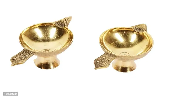 Skywalk Handmade Brass Oil Puja Lamp Diya for Home Office Diffuser Pooja Accessories Set of 2 (Size-1.5inch, Gold)
