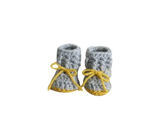 Infant Crochet Winter Booties