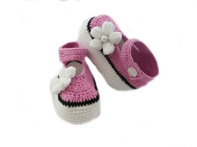 Latest Infant Beautiful Woollen Booties