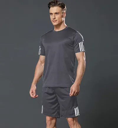 Striped Polyester Spandex Tees & Shorts Set