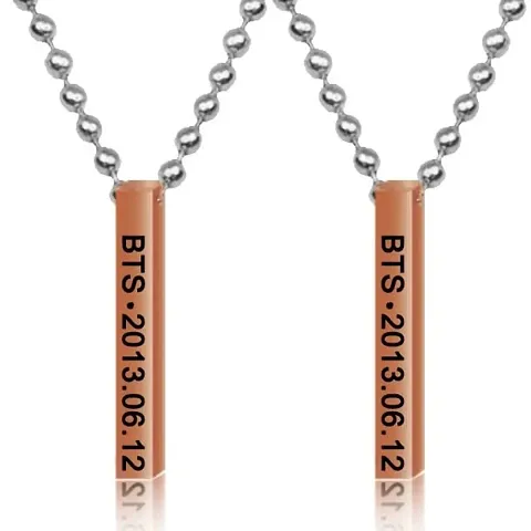 Uniqon (Set Of 2pc) Unisex Metal 3D Vertical BTS Name Date Engraved Bar Cuboid Stick Pendant Locket Necklace With Chain For Fans Jewellery Set