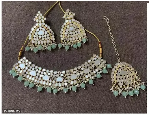 Stylish Green Brass Pearl Jewellery Set For Women