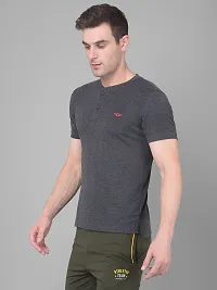 Stylish Black Cotton Solid Short Sleeves Tees For Men-thumb2