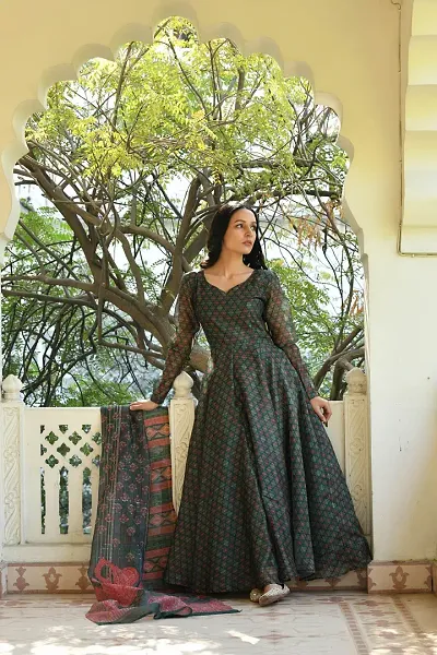 Trendy Women Georgette Stitched Ethnic Gown