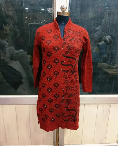 Stylish Woolen Straight Printed Kurta